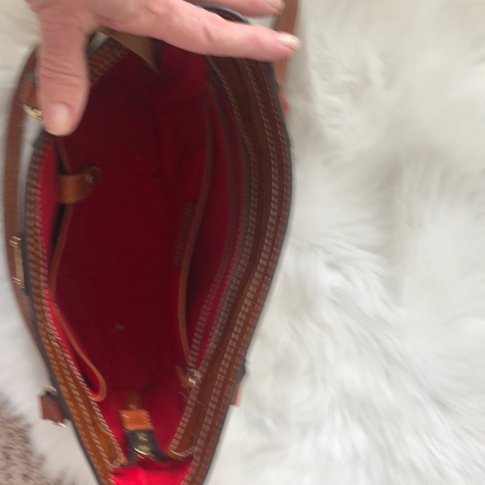 Handbag - Picture 2 of 3